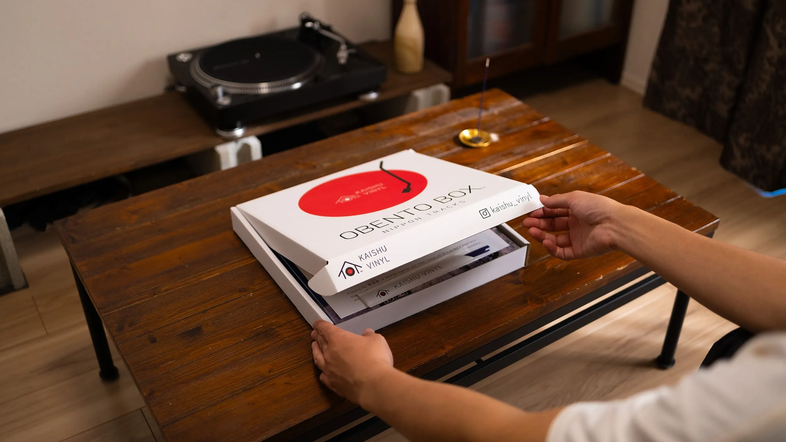 Open the OBENTO BOX and enjoy Japanese vinyl records